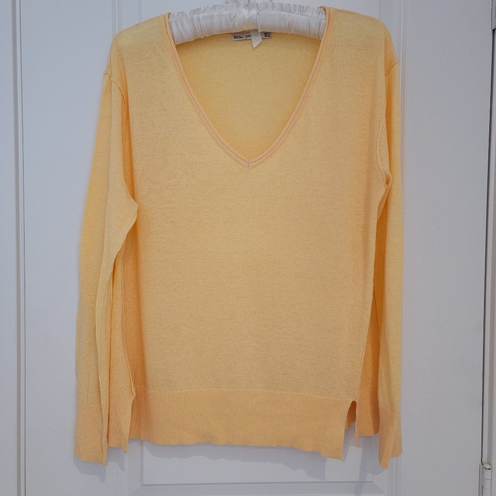 ZARA Spring Knit Size M. Light Yellow